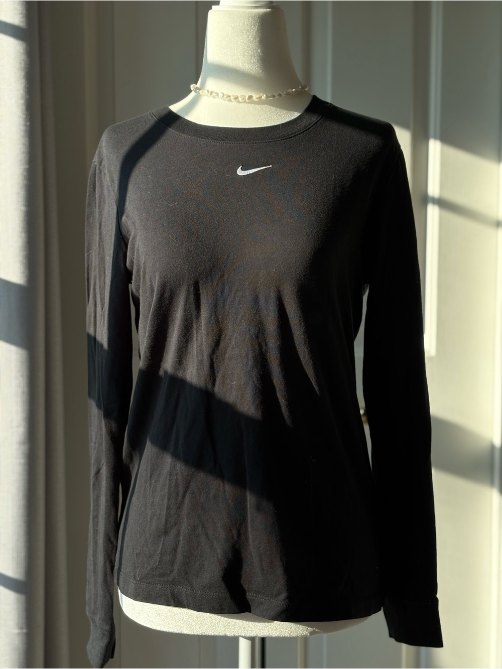 Nike Black Long-Sleeve Crew Top with White Swoosh - Picture 3 of 4